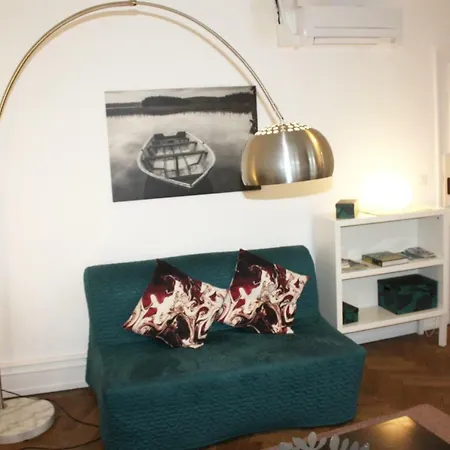 Apartment F2 Quartier Cathedrale 3eme Etage *